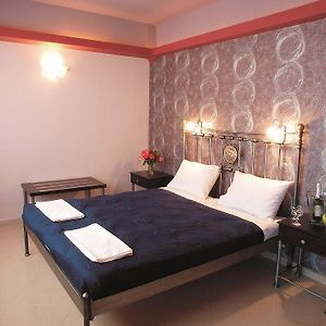Niriides Beach Hotel